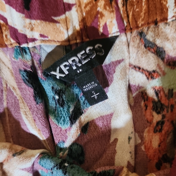 Tropical Floral Off-Shoulder Romper - Picture 2 of 3